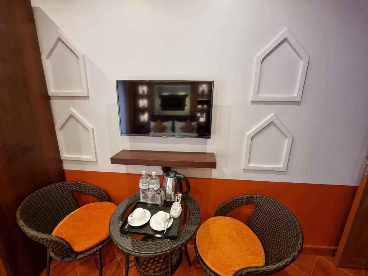 Chautari Boutique Hotel Pokhara Extérieur photo