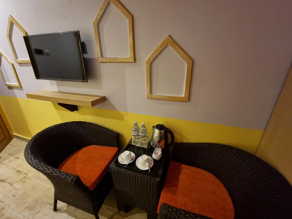 Chautari Boutique Hotel Pokhara Extérieur photo