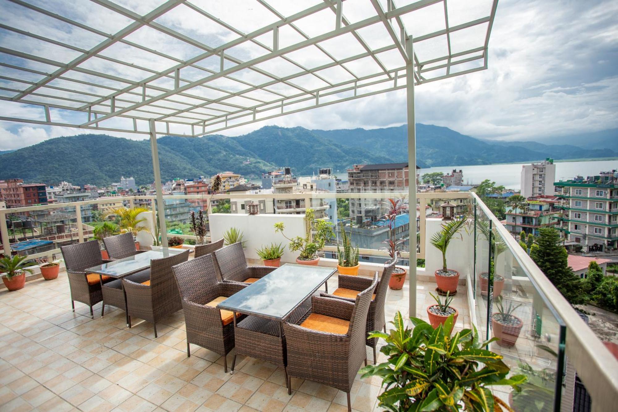 Chautari Boutique Hotel Pokhara Extérieur photo