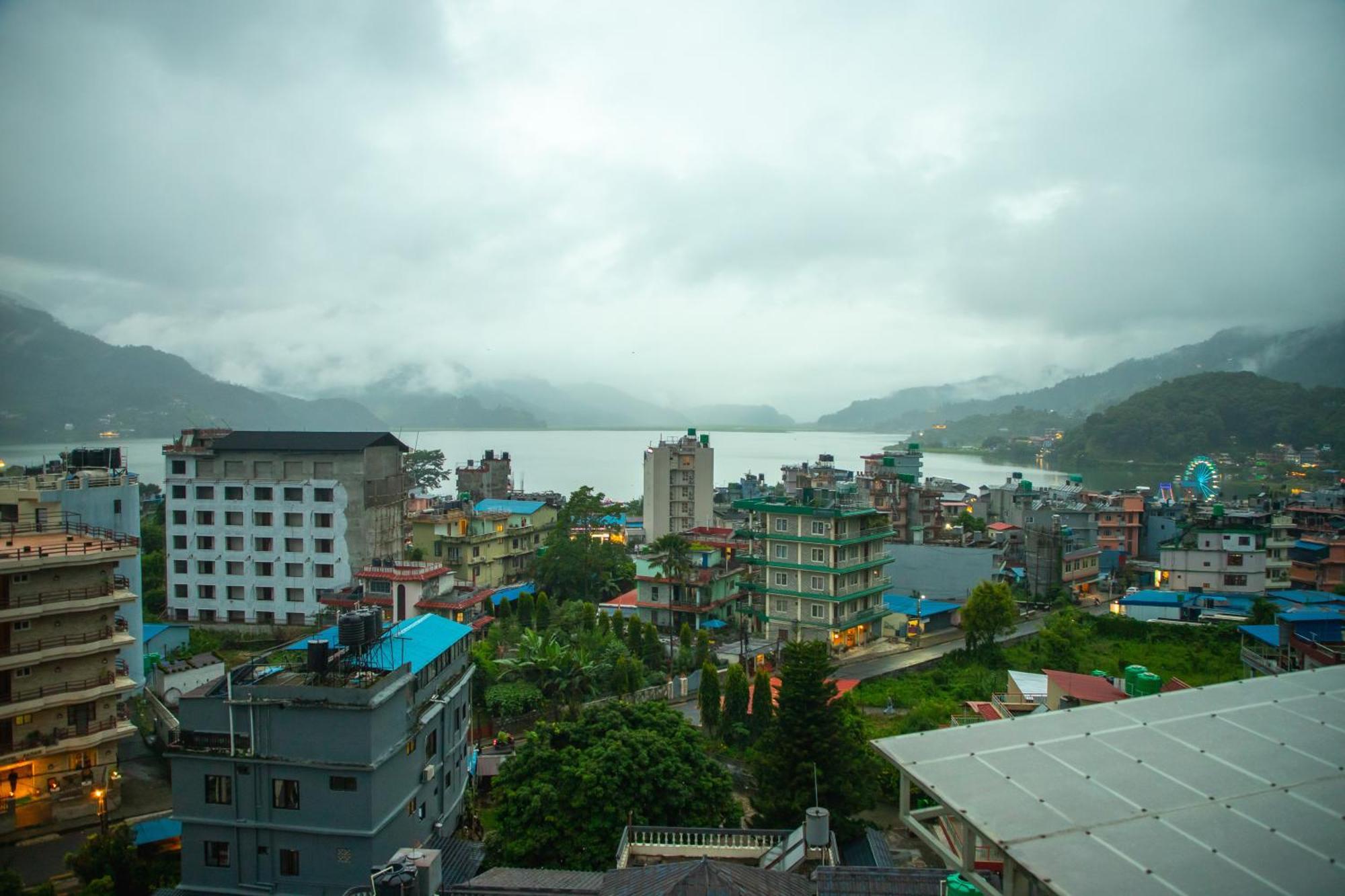 Chautari Boutique Hotel Pokhara Extérieur photo